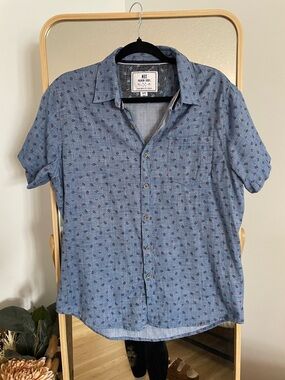 Short-Sleeve Blue Printed Button-Down Shirt